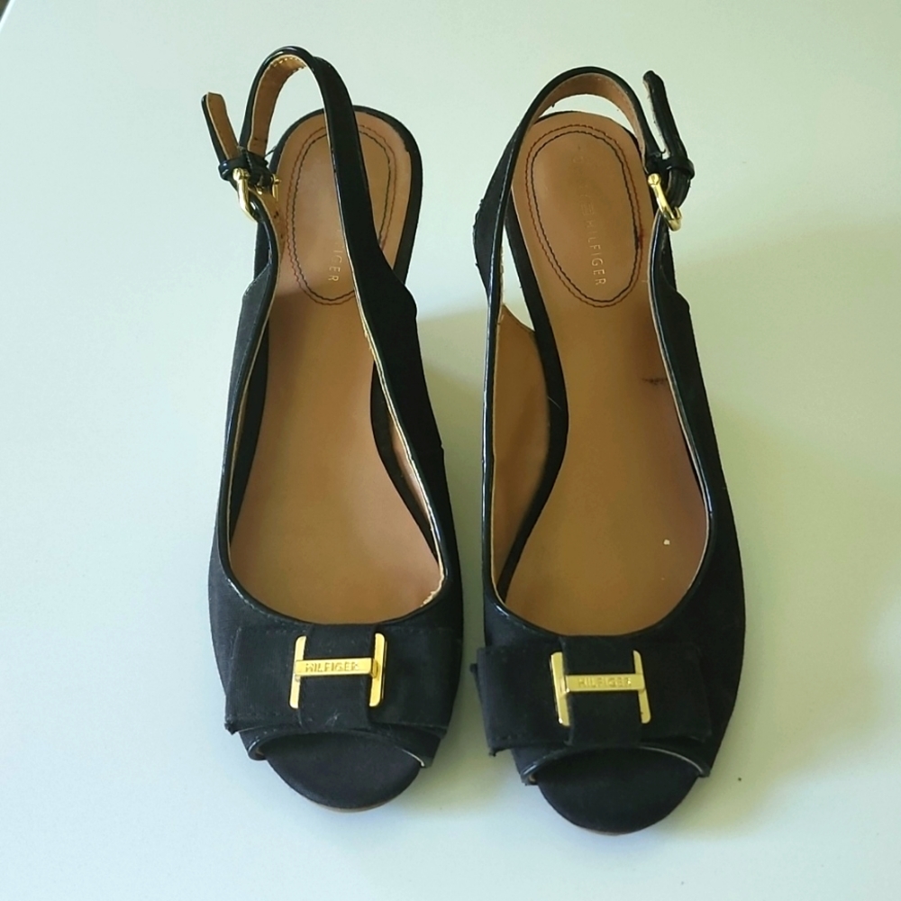 8m Tommy Hilfiger black/gold wedges